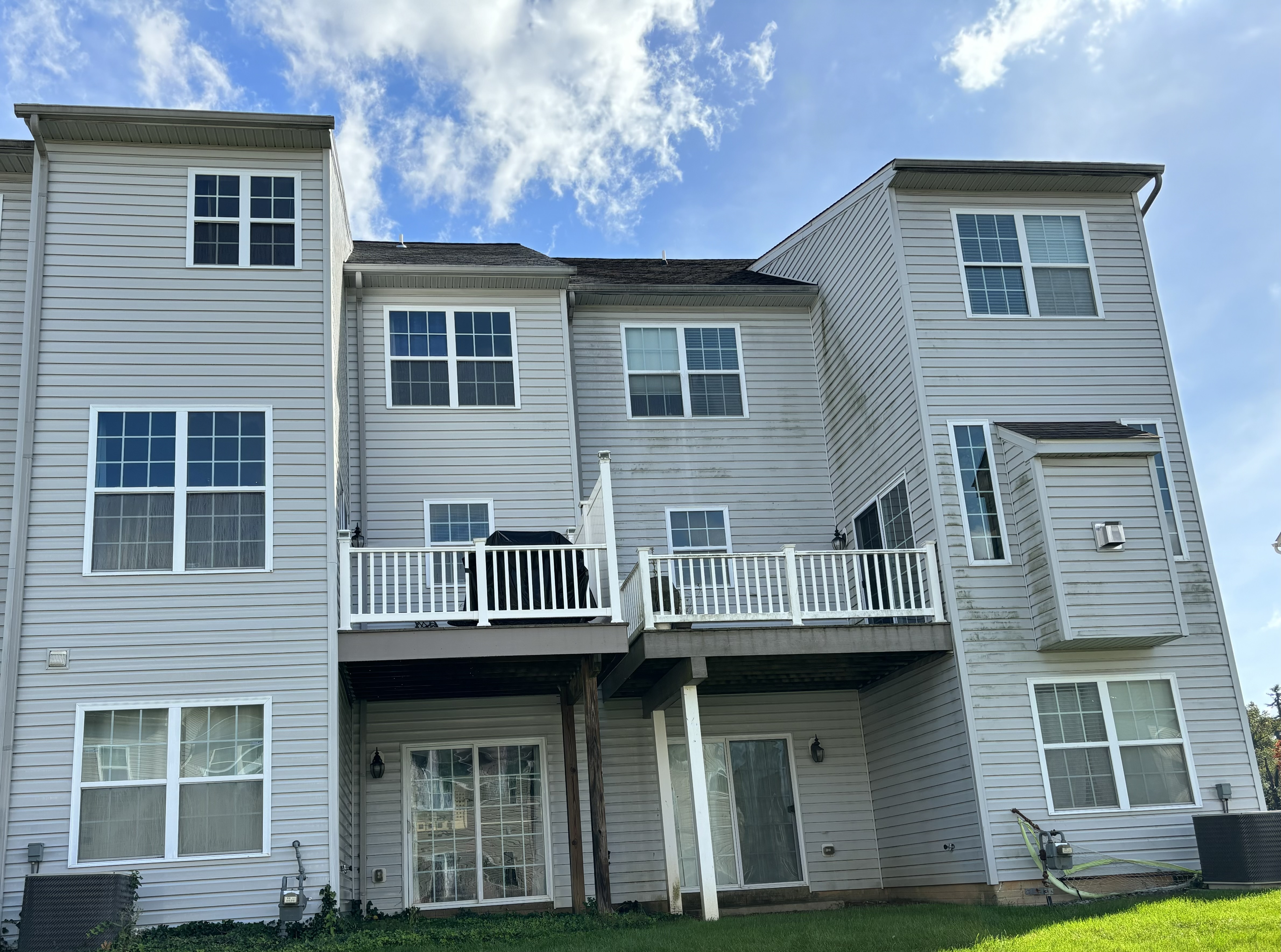 Town House Softwash Cleaning, Side By Side Comparison With the Neighbor. West York, Pa